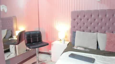 Loret Silk online show from December 3, 7:17 pm