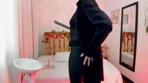 loretta_fraser online show from October 15, 1:12 pm