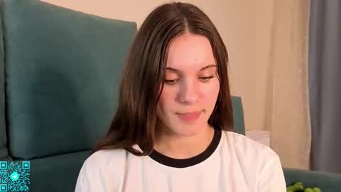 Chloe for Fan BlackHole online show from September 29, 6:29 pm