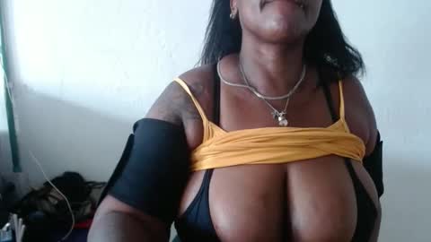 loretybighot online show from February 7, 2:15 pm