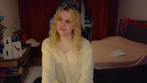Lori -----------------------------------    online show from December 18, 2:38 pm