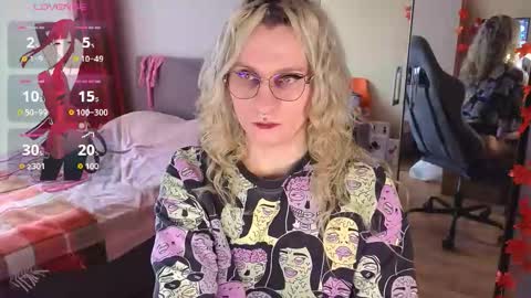 Lori -----------------------------------    online show from October 11, 1:16 pm