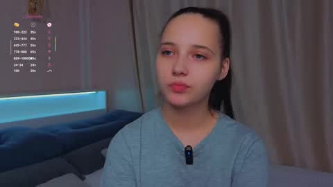 Mia online show from November 3, 2:07 pm