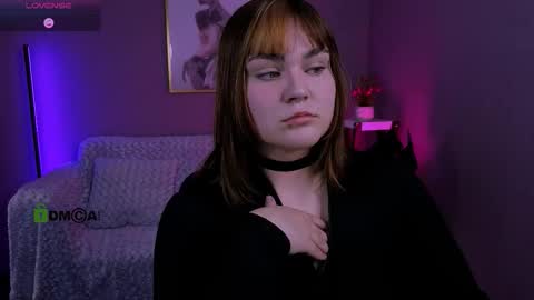 Lora for u online show from November 3, 8:10 pm