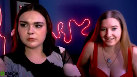 Lora for u online show from September 25, 8:05 pm