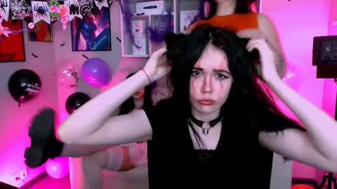 Lora for u online show from October 31, 11:49 pm