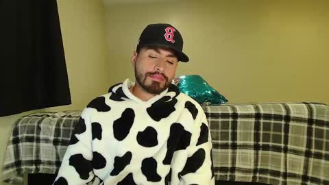 JUAN  JUAN online show from October 9, 11:21 pm