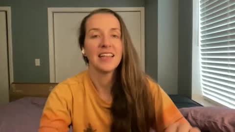 lothlori online show from May 22, 11:22 pm