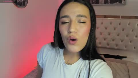 lottie_fox online show from January 7, 3:44 am