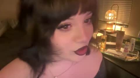 Snapshot of lottiepoppie chatting on January 3, 8:00 am Lottiepoppie online show from January 3, 8:00 am