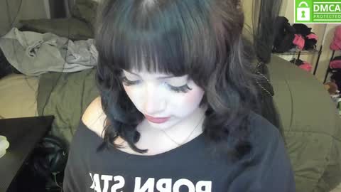 Snapshot of lottiepoppie chatting on December 13, 9:02 am Lottiepoppie online show from December 13, 9:02 am