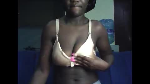 lotty_lavilla online show from April 15, 2:48 am