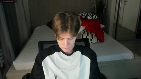 louie_evans online show from January 14, 10:51 pm