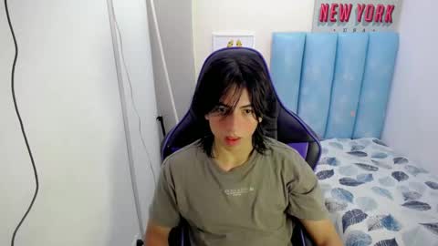 Snapshot of louis_baltazar chatting on September 18, 4:00 pm louis_baltazar online show from September 18, 4:00 pm