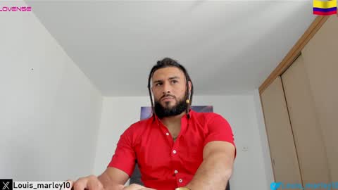 louis_marley_ online show from January 23, 8:45 pm