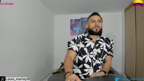 louis_marley_ online show from January 26, 1:31 am