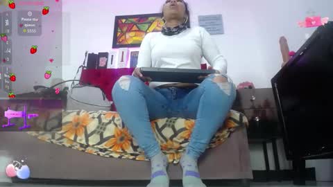 Snapshot of louise_nails chatting on September 15, 12:50 pm LouIse online show from September 15, 12:50 pm