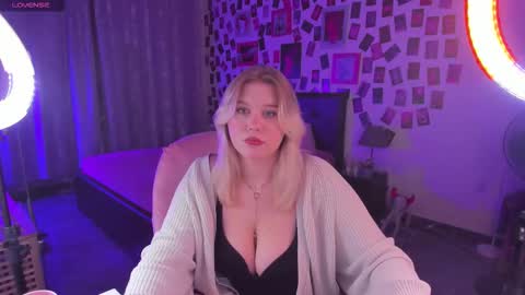 Loise online show from November 7, 9:17 pm