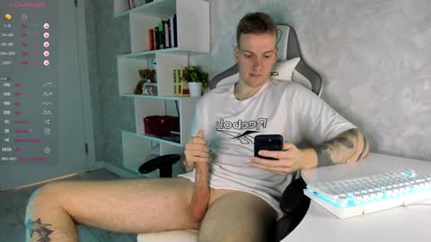 Snapshot of louisjafferson chatting on January 18, 3:49 pm Louis online show from January 18, 3:49 pm