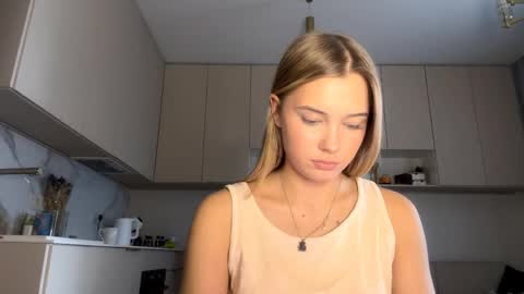 Eliza online show from April 10, 1:16 pm