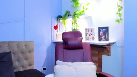 Louren Fox online show from November 20, 11:53 am