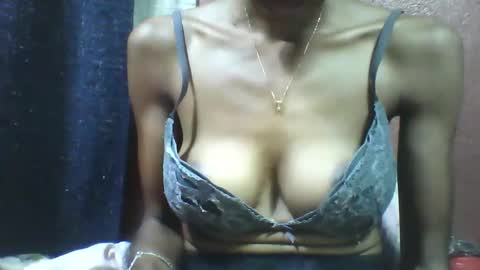 lovaelisa online show from November 3, 3:07 am