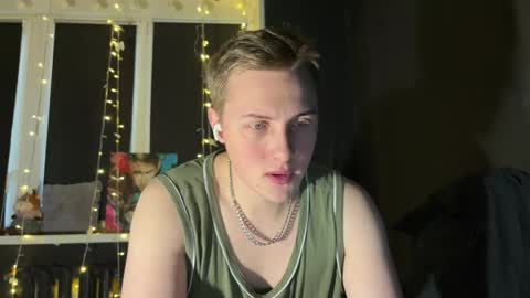 Mary and Tom online show from April 15, 7:23 am