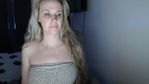 LoVe On  online show from March 2, 2:24 pm