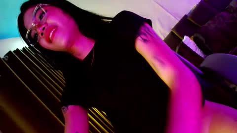 Seren online show from April 12, 7:45 am