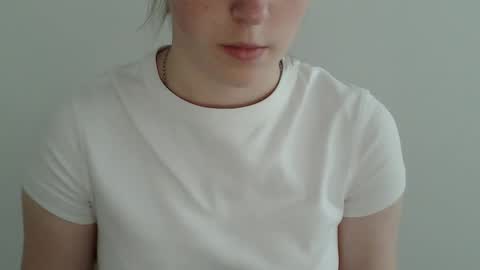 Vivian online show from November 12, 1:46 pm