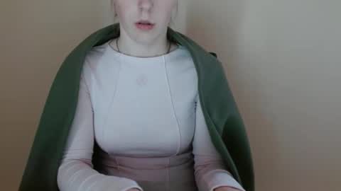 Vivian online show from April 4, 2:13 pm