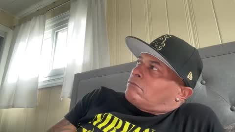 loved19 online show from April 1, 9:34 pm