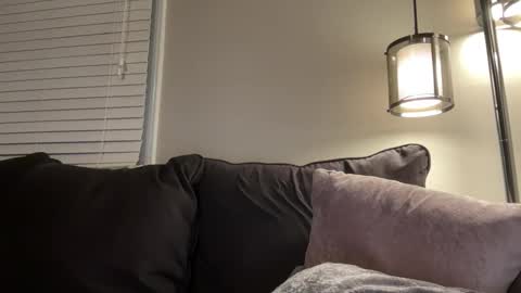 loved19 online show from October 25, 4:46 am