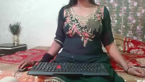 Divya online show from February 16, 3:05 pm