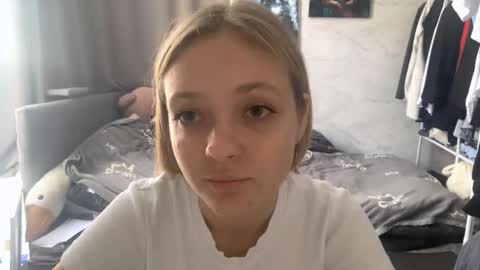 Ella online show from October 13, 7:43 am