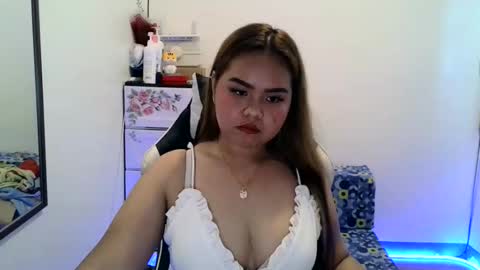 lovely_aleah online show from December 22, 8:21 am