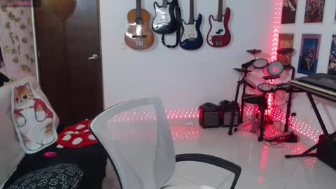 Cassie online show from September 28, 10:30 pm