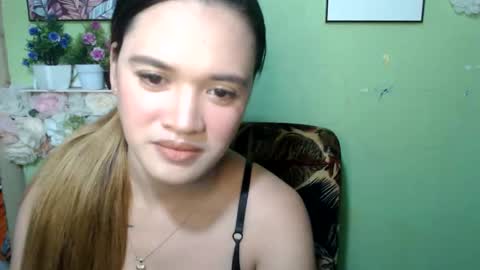 hearty2 Hey guys  Im Jess  online show from March 10, 5:12 am