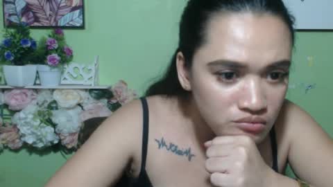 hearty2 Hey guys  Im Jess  online show from April 1, 1:41 pm