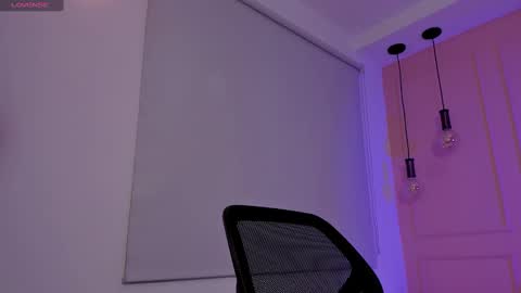 Snapshot of lovely_emma18 chatting on September 11, 1:23 pm Emma online show from September 11, 1:23 pm