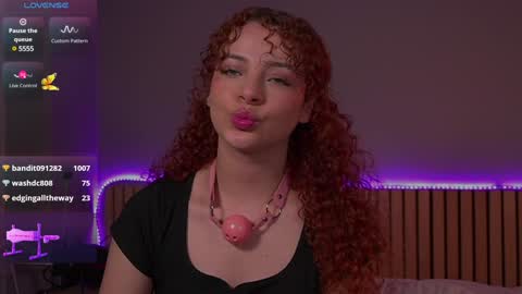 Snapshot of lovely_emma18 chatting on January 30, 6:10 pm Emma online show from January 30, 6:10 pm