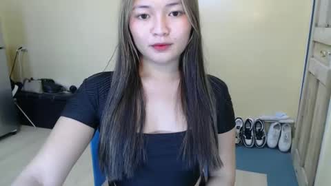 Lovely Laura online show from January 25, 2:04 am