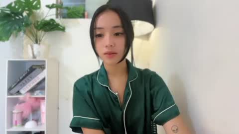 lovely_leah23 online show from June 14, 11:18 pm