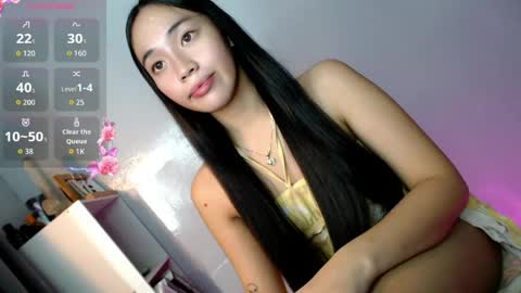 lovely_leah23 online show from May 22, 9:21 pm