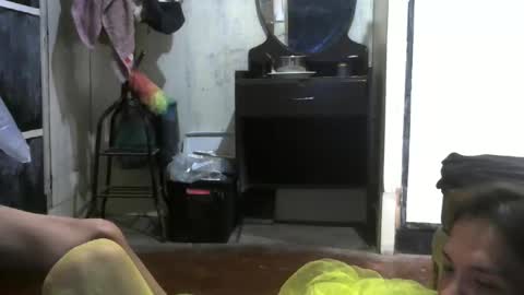 Snapshot of lovely_manificent4u chatting on February 14, 7:17 am Lest online show from February 14, 7:17 am