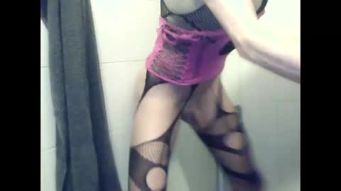 Snapshot of lovely_me165244 chatting on December 19, 11:25 pm mooie man online show from December 19, 11:25 pm