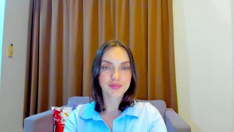 Mia online show from October 30, 11:11 am