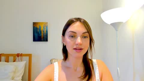 Mia online show from January 10, 9:44 am