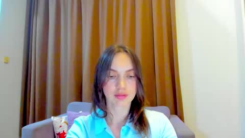 Mia online show from October 7, 11:50 am