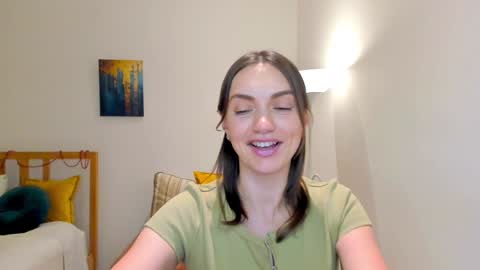 Mia online show from December 29, 5:44 pm